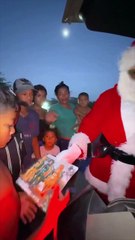 Una feliz navidad para todos los niños del mundo 🌎  #videoviralシviralシ2025 #facebookreelsviral #viralvideoシ #viralvideoシ #FansDestacados