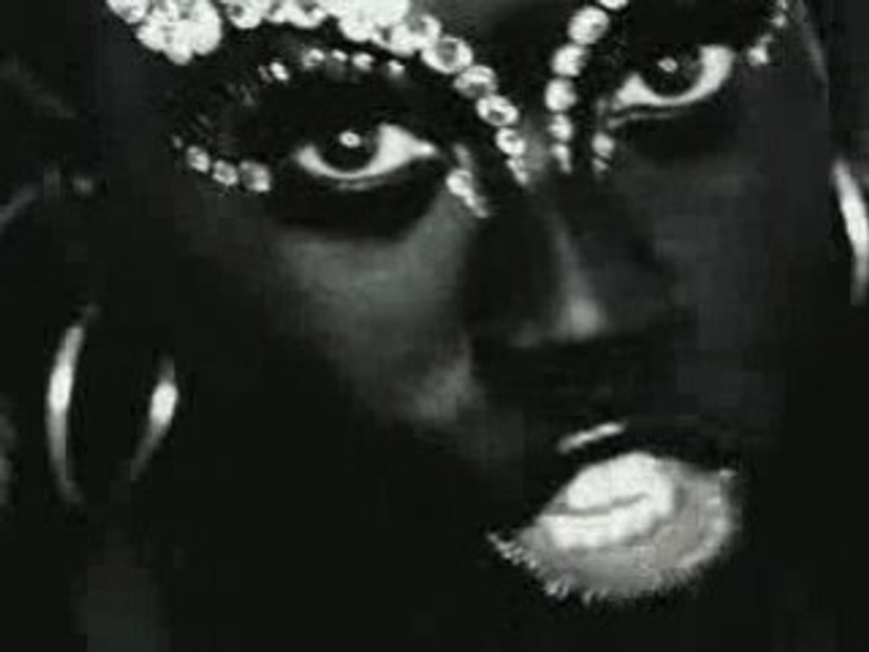 MISSY ELLIOT - BITCH