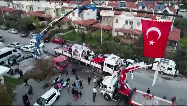 Fethiye’de Sıra Dışı Düğün: Gelin Ve Damat Cam Vitrinde