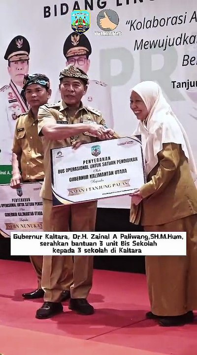 Gubernur Kaltara Serahkan Bantuan Bis Sekolah
