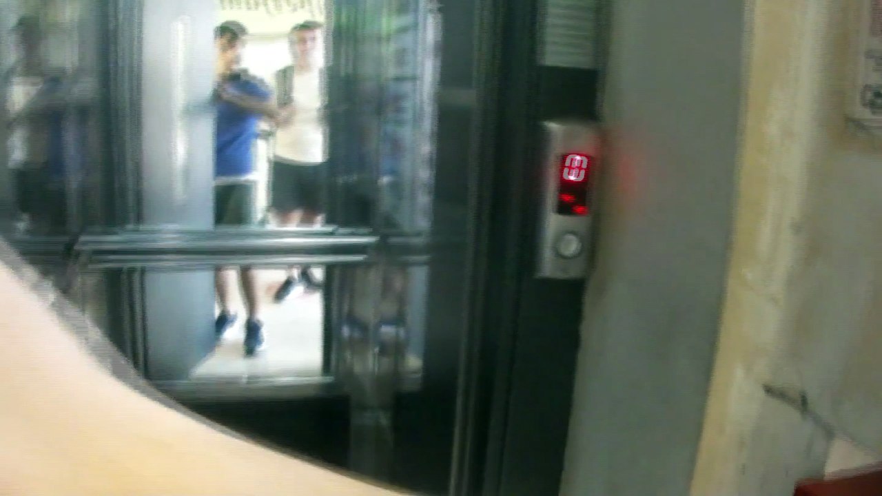 2008s unknown traction elevator in palas elektronikçiler çarşısı kadıköy istanbul