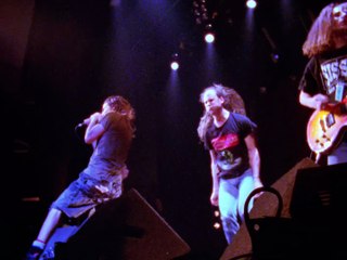 Pearl Jam - Even Flow (Video Oficial )