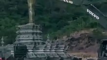 El ejército de Tailandia destruyó una estatua de una deidad hindú luego de capturar una zona de Camboya. Las imágenes ya circulan en redes y avivan la tensión entre ambos países.
