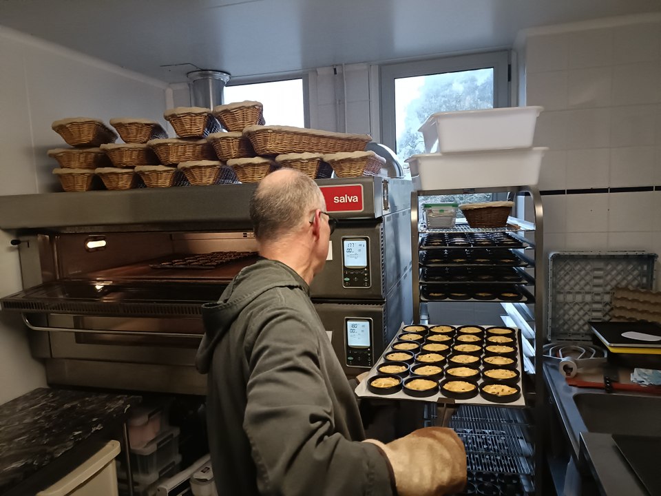 Les moines de Solesmes vendent des biscuits pour compenser la baisse des ventes de CD de chants grégoriens