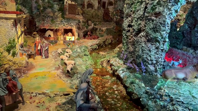 El alcalde de El Burgo de Osma felicita la Navidad cantando un villancico