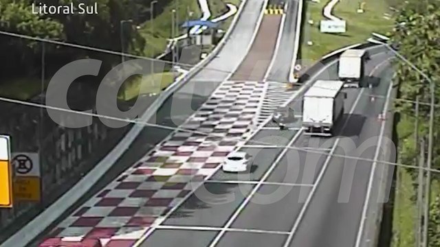 VÍDEO: caminhão tem pane nos freios e utiliza área de escape da BR-376