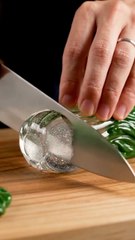 A sharp knife cuts glass like an apple!  سكين حاد يقطع الازاز مثل التفاح !!