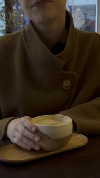 et puis quoi après ? un dîner au Kalamata ?📍 Noir coffee shop : 44 Rue de Cléry, 75002 Paris