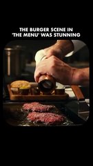 Ralph Fiennes actually cooked the burger himself on the set The Menu 🍔