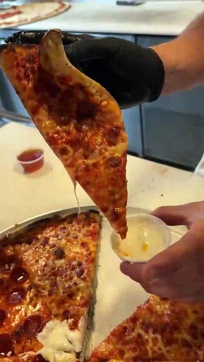 Dipping pizza in ranch 🤤🤤