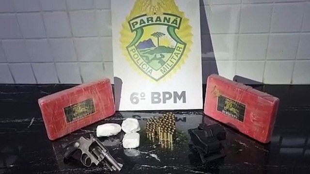 Suspeito escapa, mas PM apreende revólver, munições e cocaína no Bairro Tropical