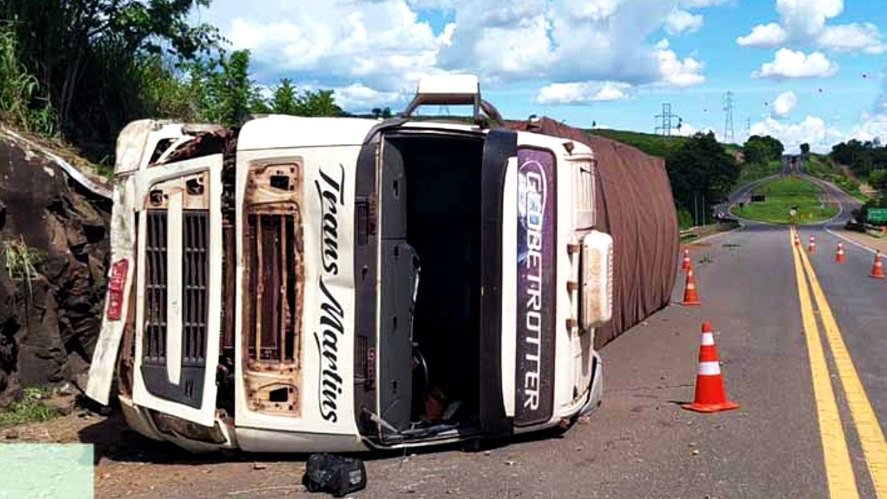 Briga de casal termina em morte em Cerqueira César. Polícia procura pelo assassino -  PAINEL INFORMATIVO da Rádio AL #05