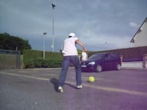 football komball mets le ballon ou tu veut pub nike lol