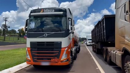 Trânsito fica parcialmente interditado após acidente no Trevo da Portal