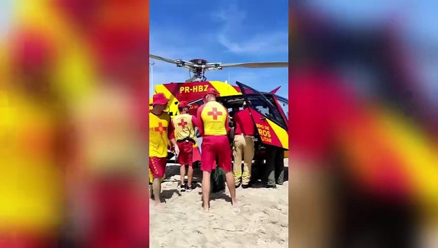Idoso é socorrido de helicóptero após sofrer parada cardíaca na praia de Matinhos; vítima foi reanimada 