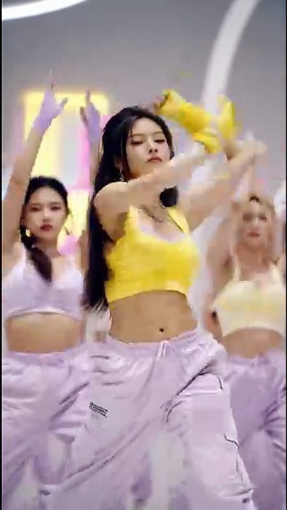 Master Smooth moves Unrea k-pop 🔥😵‍💫 #focus #respect #skills #smooth #perfect #shorts #kpop  #danceechniques