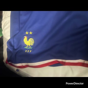 HOY IBA A JUGAR BIEN GUAPO DE PURO AZUL PURO FRANCIA PERO MI DOCTOR DE CABECERA ME DIJO QUE GUARDARA REPOSO POR DOLOR DE LA GARGANTA TENGO INFECCIÓN Y RASPOSA EN OTROS VOCABLOS ME MOLESTA AL PASAR SALIVA Y YA ESTOY CON ANTIBIÓTICOS Y PUES AHÍ VAMOS