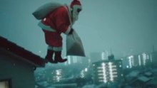 最新衝撃映像 クリスマスに現れた 赤い服のあいつ