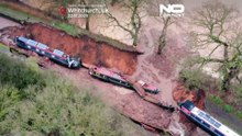 Video mostra barche inghiottite da una voragine nello Shropshire, Regno Unito