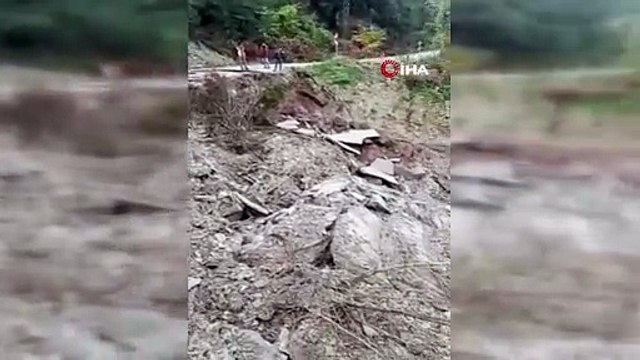 Kastamonu’da heyelan: İnebolu-Doğanyurt-Cide karayolu ulaşıma kapandı