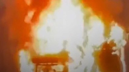 नोएडा में चलती कार में लगी भीषण आग, चालक ने कूदकर बचाई जान