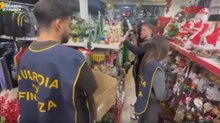 Sequestrati a Milano15mila addobbi natalizi con falsa marcatura CE: il video