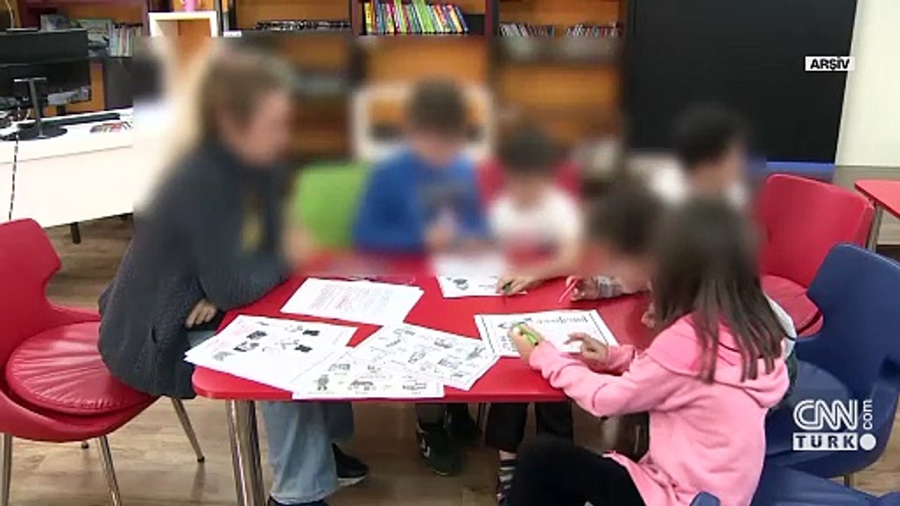 Fenomen öğretmen tartışması: Sınıf sanal medyaya taşındı mı?