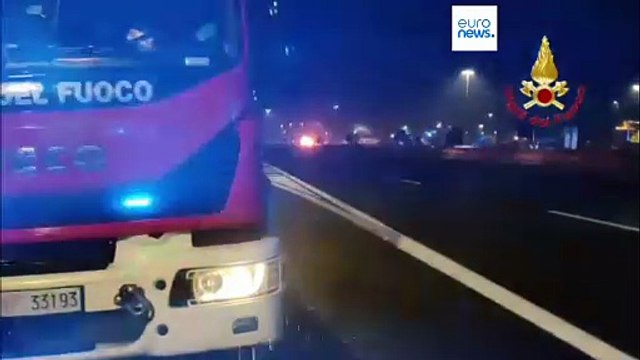 Teano, incidente in autostrada: una cisterna carica di Gpl esplode vicino a due autogrill