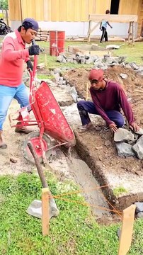 Thợ mới loay hoay hố móng, anh thợ chính cứu cánh thần tốc! 😱🛠️ Bí mật lớp nền chống sụt lún ĐỈNH CAO giữ đến giây cuối... (12M views🔥)