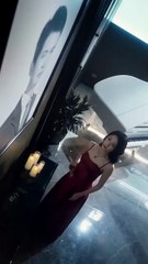 After the death of her husband, she returned to the wealthy family with her ashes, and wanted to inherit the inheritance peacefully, but encountered the cold-faced uncle's step by step, making things difficult for him everywhere, but secretly unable to ex