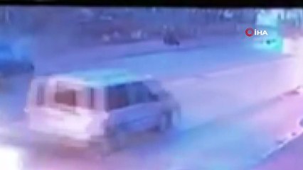 Süratli otomobilin çarptığı elektrikli bisiklet sürücüsü kadın hayatını kaybetti