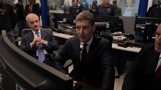 Natale a Roma, gli auguri via radio del capo della polizia Vittorio Pisani