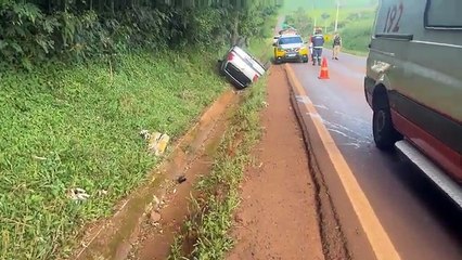 Capotamento é registrado na PR-573 em Corbélia