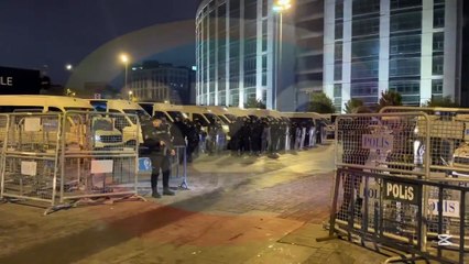 Sadettin Saran gözaltında: Çağlayan Meydanı sabah saatlerinde TOMA ve çevik kuvvetle kapatıldı