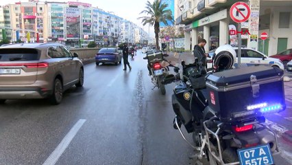 Şüpheli çanta alarmı! Antalya’da yola bırakılan çantadan kişisel eşyalar çıktı