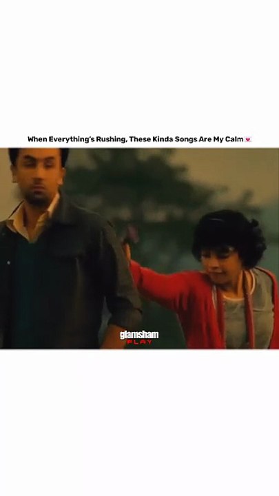 When everything’s rushing, Kyon slows my heart and feels like home 🎶💗  #glamsham #kyon #barfi #bollywoodsongs  #calmmusic   {glamsham, kyon, barfi, bollywood songs, calm music}