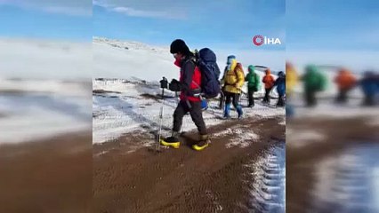 Sarıkamış şehitlerini dağcılar 3 bin rakımda andı