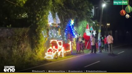 സാന്താക്ലോസും, റെയിൻഡീറും; മനോഹരമായ ക്രിസ്തുമസ് കാഴ്ച കാണാം കുമ്പഴയിലെ ഈ വീട്ടിൽ