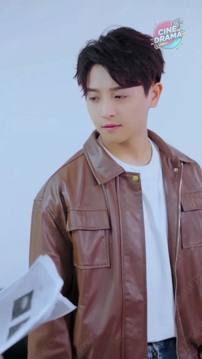 Street Vendor Boy Risks His Life to Stop a Car—Unknowingly Saves the Legendary Qi Thien! - Cine Drama