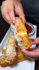 HAND BREADED FRIED MOZZARELLA from Lundy’s in Red Hook, Brooklyn NYC! 🧀🔥🤤 So good #DEVOURPOWER