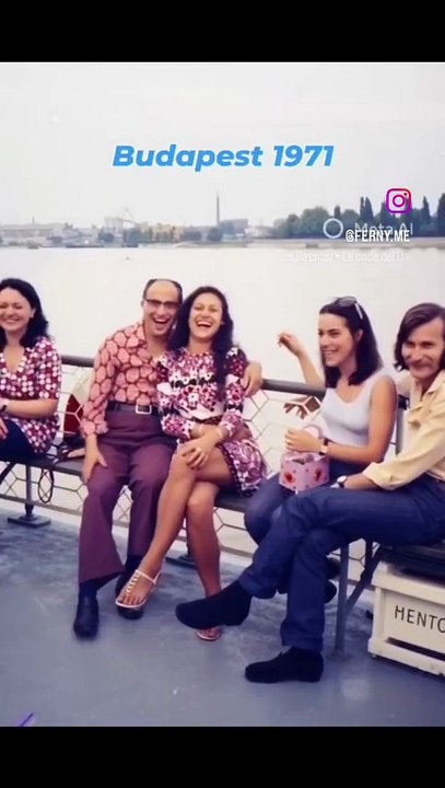 Budapest giovani sulla riva del fiume Danubio 1971. Immagini A.I.