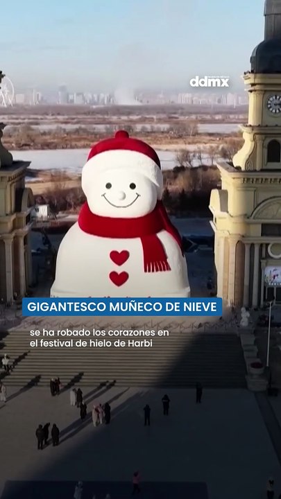 Este gigantesco muñeco de nieve se ha robado los corazones en el festival de hielo de Harbin