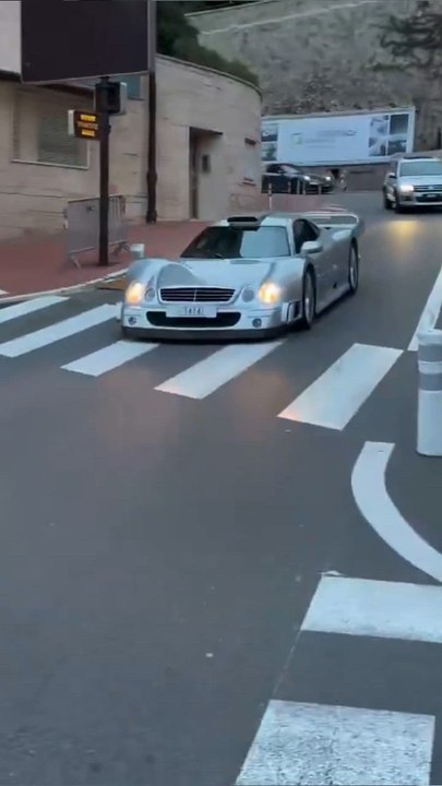 El vídeo de Fernando Alonso y Melissa Jiménez llegando a Mónaco en un Mercedes CLK GTR