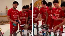 Santa Claus llega a Chivas; jugadores del Rebaño disfrutan de sus regalos de Navidad