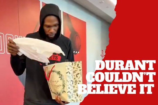 Kevin Durant goes wild after opening an unexpected gift