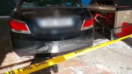 동두천 햄버거 가게에 70대 몰던 승용차 돌진 / YTN