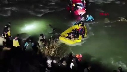 Gece yarısı kahderen haber: Bir araç Zap suyuna uçtu, genç kadın hayatını kaybetti!