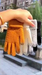 It's so comfortable to have such a pair of warm gloves in winter. You can also play with your mobile phone