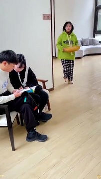 We prepared such a dried fruit platter at home. Our blind date said that our dried fruit platter was so amazing