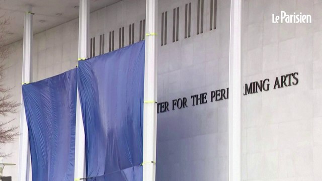 Trump fait mettre son nom sur la plus célèbre salle de spectacles de Washington